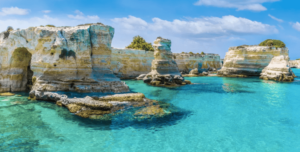 côte morcelée du Salento dans les Pouilles